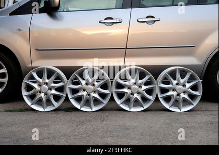 car, vehicles, vehicle, aluminum rims, aesthetic, replacement of wheels in the car, new, used, transport, business,speed, wheel, speed and safety, Stock Photo