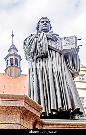 Denkmal für Martin Luther auf dem Marktplatz von Wittenberg; memorial of Luther on the marketplace in Wittenberg Stock Photo