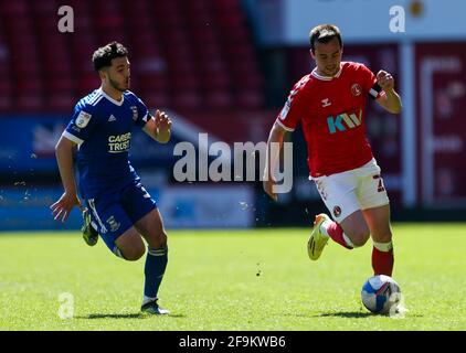 Charlton Athletic's Liam Millar (right) controls the ball during the Sky Bet League One match at The Valley, London. Picture date: Saturday April 17, 2021. Stock Photo