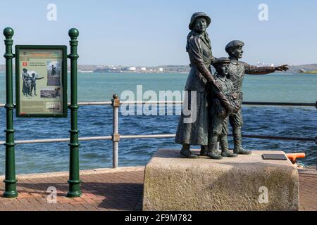 Annie Moore Statue in Cobh, Ireland. At age 15, along with her 2 brothers were the first immigrants processed at Ellis Island in New York City Stock Photo