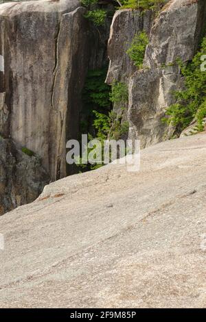 The top of Cathedral Ledge in Bartlett, New Hampshire. Cathedral Ledge is a popular rock climbing area in New Hampshire. Stock Photo