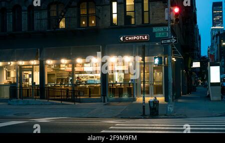 New York, USA. 21st Aug, 2020. A Chipotle Mexican Grill restaurant in the Chelsea neighborhood of New York on Friday, August 21, 2020. (Photo by Richard B. Levine) Credit: Sipa USA/Alamy Live News Stock Photo