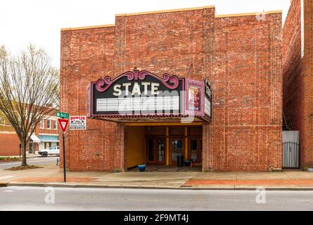 KINGSPORT, TN, USA--8 APRIL 2021: Front view of the State Theatre with blank marquee, appearing to be undergoing renovation, with small sign indicatin Stock Photo