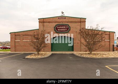 KINGSPORT, TN, USA--8 APRIL 2021: Kingsport Farmer's Market building and sign. Stock Photo