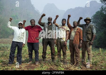DELROY LINDO, SPIKE LEE, CLARKE PETERS, ISIAH WHITLOCK JR., JONATHAN MAJORS and NORM LEWIS in DA 5 BLOODS (2020), directed by SPIKE LEE. Credit: 40 ACRES & A MULE FILMWORKS / Album Stock Photo