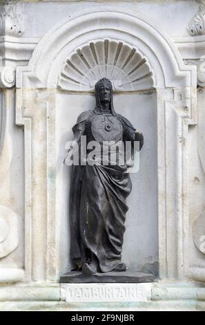 Canterbury, Kent, UK. Marlowe Memorial in front of the Marlowe Theatre. Statue on the plinth – Henry Irving as Tamburlaine Stock Photo