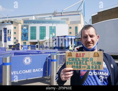 London, UK. 20th Apr, 2021. A lone protester outside Stamford Bridge. Credit: Brian Minkoff/Alamy Live News Stock Photo