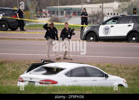 Two BCA agents investigate the scene of an officer-involved shooting in Burnsville, Minnesota on Sunday afternoon, April 18, 2021. (Photo by Jeff Wheeler/Minneapolis Star Tribune/TNS/Sipa USA) Stock Photo