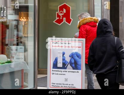 16.03.2021, Dueren, North Rhine-Westphalia, Germany - Pharmacy offers free Corona quick test, Dueren city center in times of Corona crisis at the seco Stock Photo