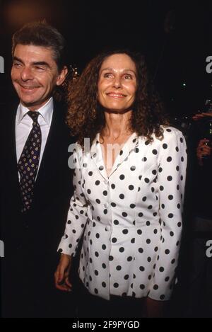 Paula Prentiss and Richard Benjamin attend the 'Mermaids' Beverly Hills Premiere on December 10, 1990 at Academy Theatre in Beverly Hills, California. Credit: Ralph Dominguez/MediaPunch Stock Photo