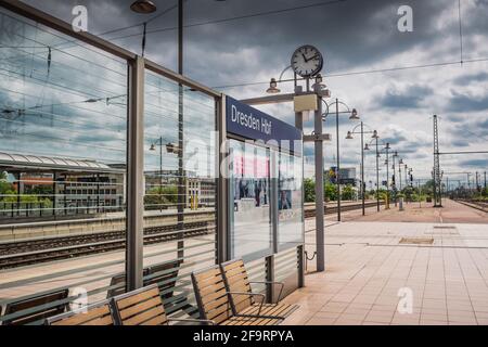 21 May 2019 Dresden, Germany - Dresden Hauptbahnhof - the main railway station. Outdoor benches for passengers. Views from platform Stock Photo