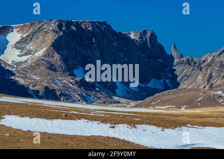 Bears Tooth viewed from Beartooth Pass along Beartooth Highway, Shoshone National Forest, Wyoming, USA Stock Photo