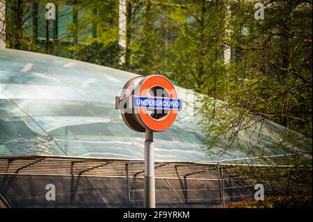 Underground roundel sign at Canary Wharf station London England United ...