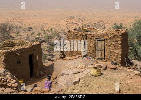 Tellem houses in the cliffs above Youga Piri, Pays Dogon, Mali Stock Photo