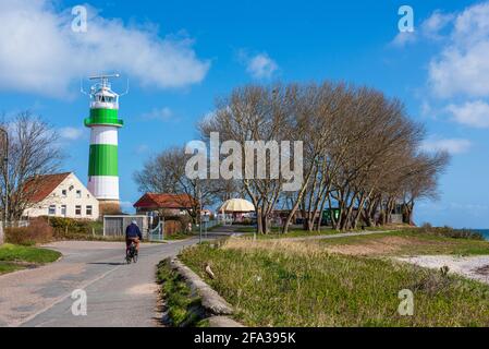 Der Frisch renovierte Leuchtturm auf der Bülker Hook am Ausgang der Kieler Förde, ein beliebter Hotspot für Ausflügler Stock Photo