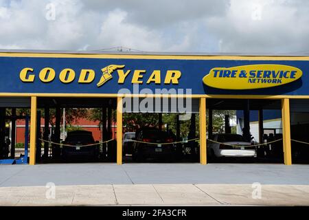 https://l450v.alamy.com/450v/2fa3cfr/pompano-beach-fl-20200820-a-general-view-of-the-goodyear-tire-service-center-as-president-trump-tweeted-dont-buy-goodyear-tires-they-announced-a-ban-on-maga-hats-get-better-tires-for-far-less!-this-is-what-the-radical-left-democrats-do-two-can-play-the-same-gameand-we-have-to-start-playing-it-now-on-august-202020-pictured-goodyear-2fa3cfr.jpg