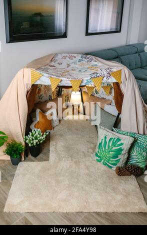 Living clearance room tent