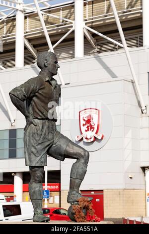Statue of George Hardwick at the Riverside Stadium in Middlesbrough, England. Hardwick (1920 - 2004) played for Middlebrough FC between 1937 and 1950 Stock Photo