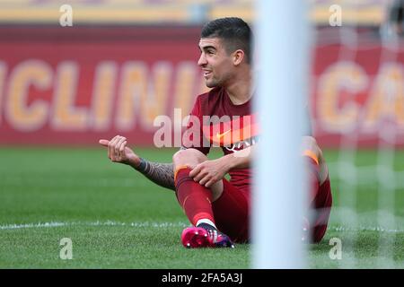 Rome, Italy. 22nd Apr, 2021. Gianluca Mancini of Roma gestures during the Italian championship Serie A football match between AS Roma and Atalanta BC on April 22, 2021 at Stadio Olimpico in Rome, Italy - Photo Federico Proietti/DPPI Credit: DPPI Media/Alamy Live News Stock Photo