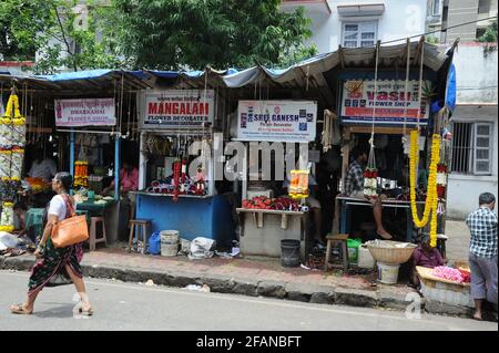 Ganapati festival Colorful garlands of various sizes and flowers for sale dominated by South Indian Tamil Community for various occasions at Matunga Stock Photo