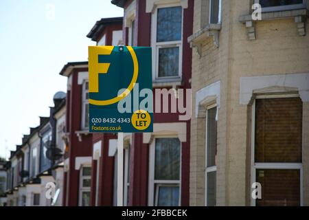 London, UK. 23rd Apr, 2021. A To Let Foxtons estate agent board sign erected outside a property in London. Credit: SOPA Images Limited/Alamy Live News Stock Photo