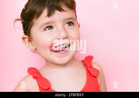 Three dimensional render of infinity symbol made of blank jigsaw pieces Stock Photo