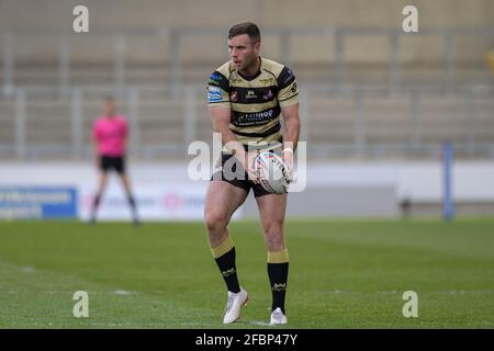 Eccles, UK. 23rd Apr, 2021. Iain Thornley (3) of Leigh Centurions with the ball in Eccles, United Kingdom on 4/23/2021. (Photo by Simon Whitehead/News Images/Sipa USA) Credit: Sipa USA/Alamy Live News Stock Photo