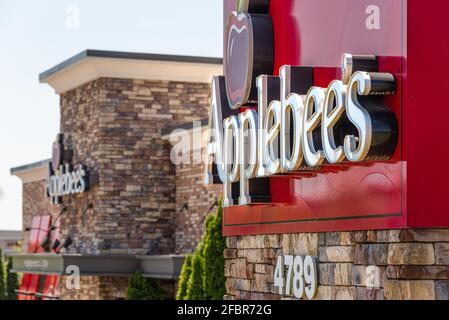 Applebee's Neighborhood Grill + Bar, an American casual dining restaurant, on Atlanta Highway in Loganville, Georgia. (USA) Stock Photo