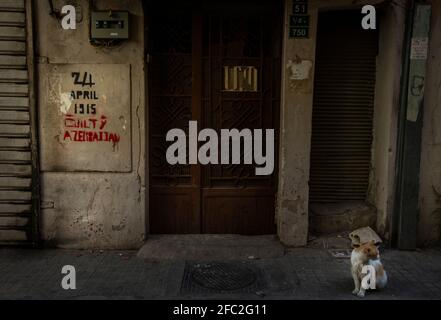 Beirut, Beirut, Lebanon. 23rd Apr, 2021. A cat sits near graffiti stating '24 April 1915,'' the date the Armenian Genocide began, painted on a building's wall in Bourj Hammoud, an Armenian neighborhood in Beirut, Lebanon on April 23, 2021. Saturday, April 24, marks 106 years since the Ottoman Turkish forces unleashed violence that killed up to 1.5 million Armenians in the Ottoman Empire. U.S. President Joe Biden told Turkish President Recep Tayyip ErdoÄŸan he plans to formally recognize the Armenian Genocide. Credit: Daniel Carde/ZUMA Wire/Alamy Live News Stock Photo