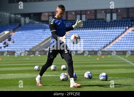 OLDHAM, UK. APRIL 24TH Oldham Athletic's Laurie Walker (Goalkeeper) warming up the Sky Bet League 2 match between Oldham Athletic and Grimsby Town at Boundary Park, Oldham on Saturday 24th April 2021. (Credit: Eddie Garvey | MI News) Credit: MI News & Sport /Alamy Live News Stock Photo