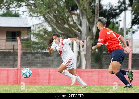 Buenos Aires, Argentina. 24th Apr, 2021. Lourdes Lezcano (#7 River) during the game between Independiente and River Plate at Villa Dominico in Avellaneda, Buenos Aires, Argentina. Credit: SPP Sport Press Photo. /Alamy Live News Stock Photo