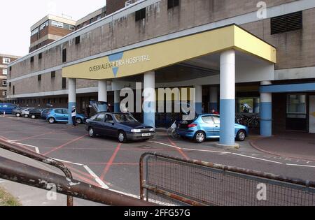 QUEEN ALEXANDRA HOSPITAL, COSHAM, PORTSMOUTH.  PIC MIKE WALKER, 2002 Stock Photo