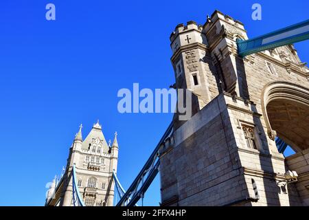 London, England, United Kingdom. The southern Southwark entry portal leading to the bridge and twin towers of iconic Tower Bridge. Stock Photo