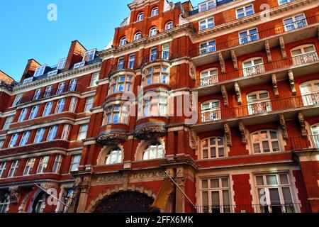 London, England, United Kingdom. The St. James Court Hotel in Victoria. A luxury hotel in Central London close to Buckingham Palace. Stock Photo