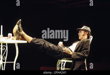 Mark Rylance (Lee) in TRUE WEST by Sam Shepard at the Donmar Warehouse, London WC2  10/11/1994  director: Matthew Warchus Stock Photo