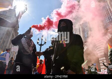 Piccadilly Circus, London, UK. 25th Apr 2021. People protesting and march for Tigray in central London. Credit: Matthew Chattle/Alamy Live News Stock Photo