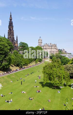 Scott Monument and Balmoral Hotel, West Princes Street Gardens, Edinburgh, Lothian, Scotland, United Kingdom Stock Photo