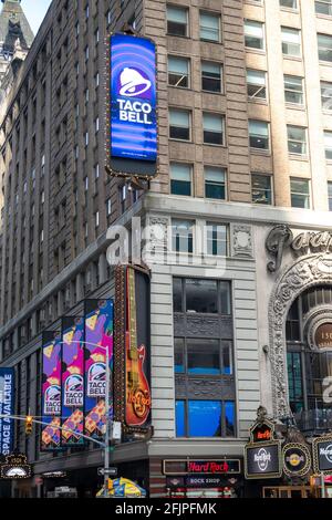 Taco Bell opens ‘digital only’ restaurant in Times Square that serves booze, NYC, USA Stock Photo