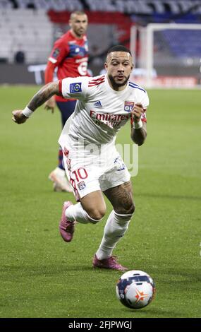 Football Planet - 🇳🇱 Memphis Depay with his little lion.