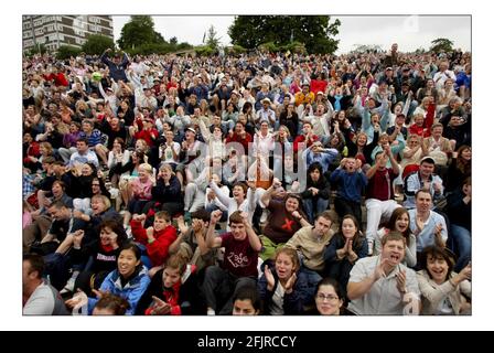 Support for Andrew Murray on Murray Mount (Henman Hill) Murray was playing against David Nalbandian.pic David Sandison 25/6/2005 Stock Photo