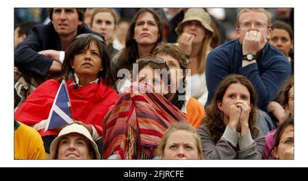 Support for Andrew Murray on Murray Mount (Henman Hill) Murray was playing against David Nalbandian.pic David Sandison 25/6/2005 Stock Photo