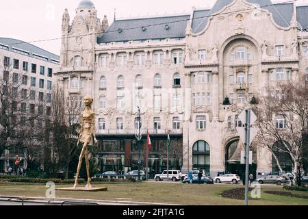 Sculpture of a girl at the Four Seasons Hotel Gresham Palace on Szechenyi Square, Budapest Stock Photo