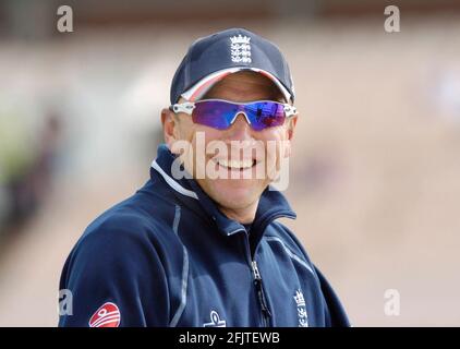 ALAN DONALD ENGLAND BOWLING COACH AT OLD TRAFFORD 8/6/07.   PICTURE DAVID ASHDOWNALAN DONALD Stock Photo