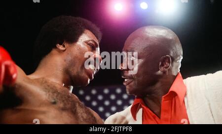 USA. Carl Weathers and Tony Burton in a scene from C United