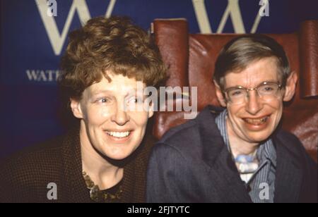 London, UK. LIBRARY. Stephen Hawking (8 January 1942 C 14 March 2018) and  wife Elaine Mason in around 1995. Ref:LMK11-SLIB230421-001. PIP-Landmark  Media  Stock Photo - Alamy