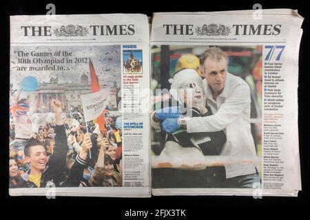 The front pages of The Times newspapers published on 7th (left) & 8th (right) July 2005 before and after the terrorists attacks. (SEE NOTES) Stock Photo