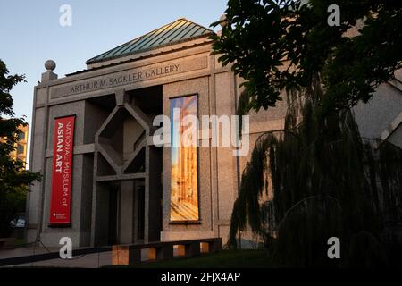 Washington, USA. 26th Apr, 2021. A general view of the Arthur M. Sackler Gallery, part of the Smithsonian Institution, in Washington, DC, on Monday, April 26, 2021, amid the coronavirus pandemic. With a location just off the National Mall, the lesser-known Smithsonian museum focuses on Asian art and was named after the benefactor from the Sackler family who made much of their fortune from selling prescription opioids. (Graeme Sloan/Sipa USA) Credit: Sipa USA/Alamy Live News Stock Photo