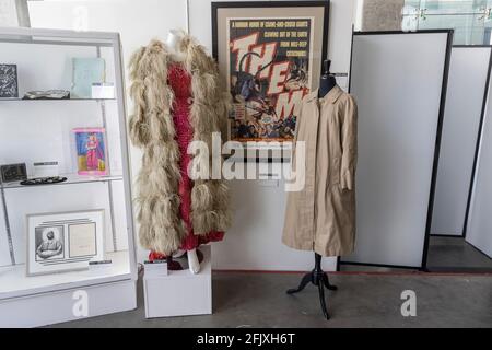 Bel Air, USA. 26th Apr, 2021. Hollywood Legends and Luminaries auction at Julien's Auctions. Memorabilia from some of Hollywood's biggest films and stars. Hollywood film wardrobe. 4/26/2021 Beverly Hills, CA USA (Photo by Ted Soqui/SIPA USA) Credit: Sipa USA/Alamy Live News Stock Photo