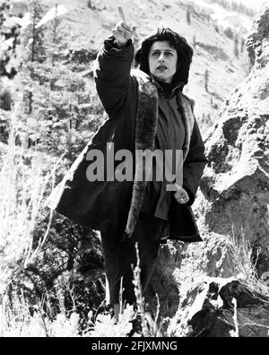1958 , USA : The italian movie actress ANNA  MAGNANI  in  WILD IS THE WIND  ( Selvaggio è il vento )  by George Cukor , from the roman ' Furia ' by Vittorio Nino Novarese , Paramount Pictures  - CINEMA - FILM - attrice ----   Archivio GBB Stock Photo