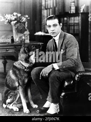 Rudolph Valentino - Biography - IMDb